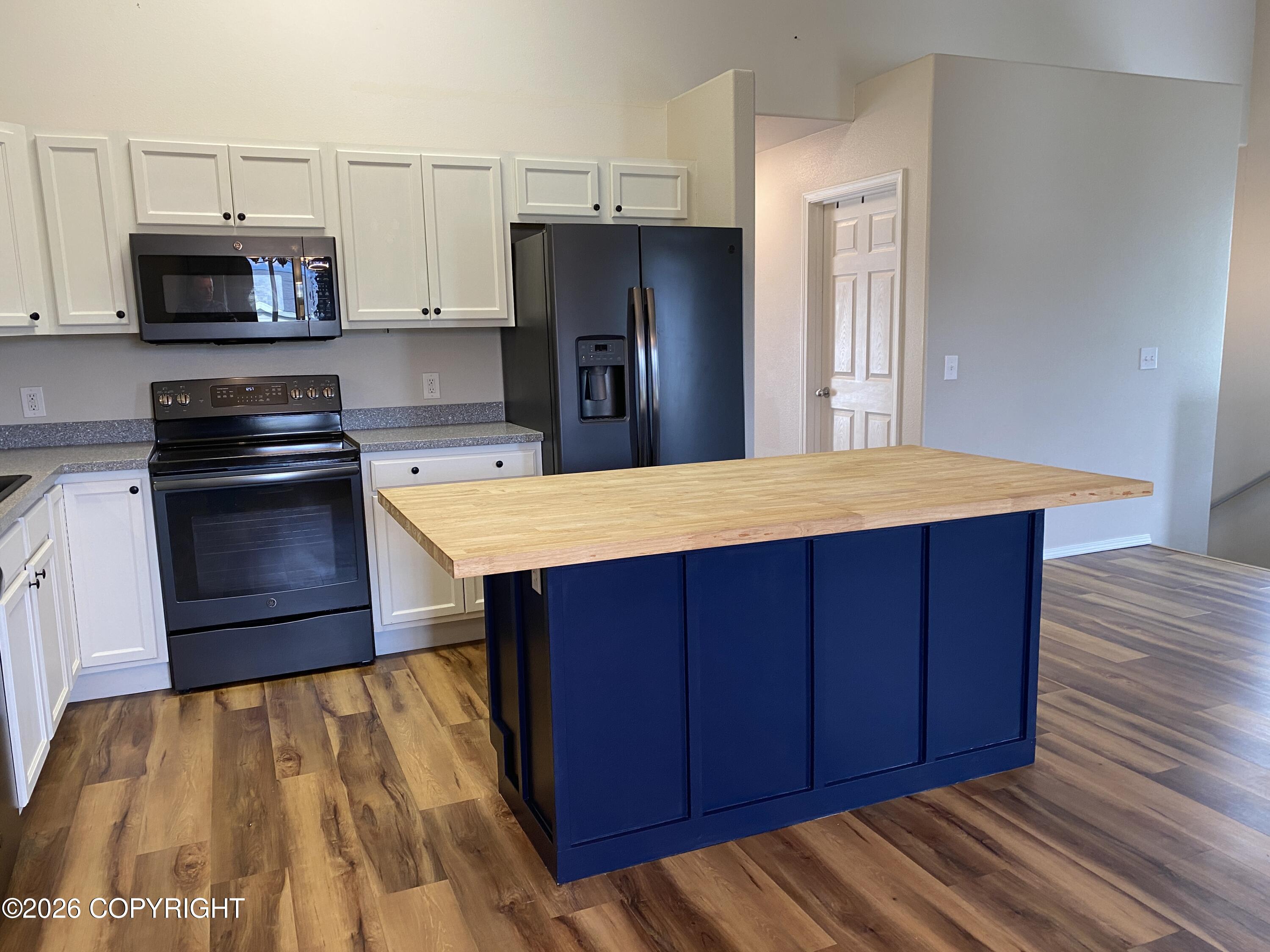 401 S Wasilla Street #49 Property Photo 4