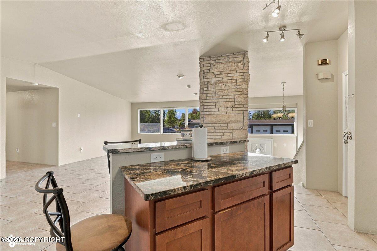 2307 W 32nd Avenue Property Photo 12