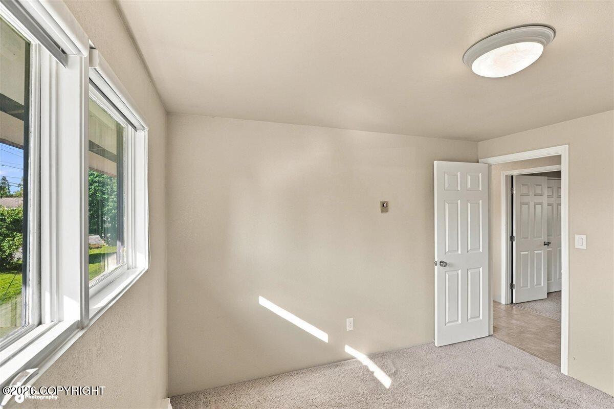 2307 W 32nd Avenue Property Photo 18