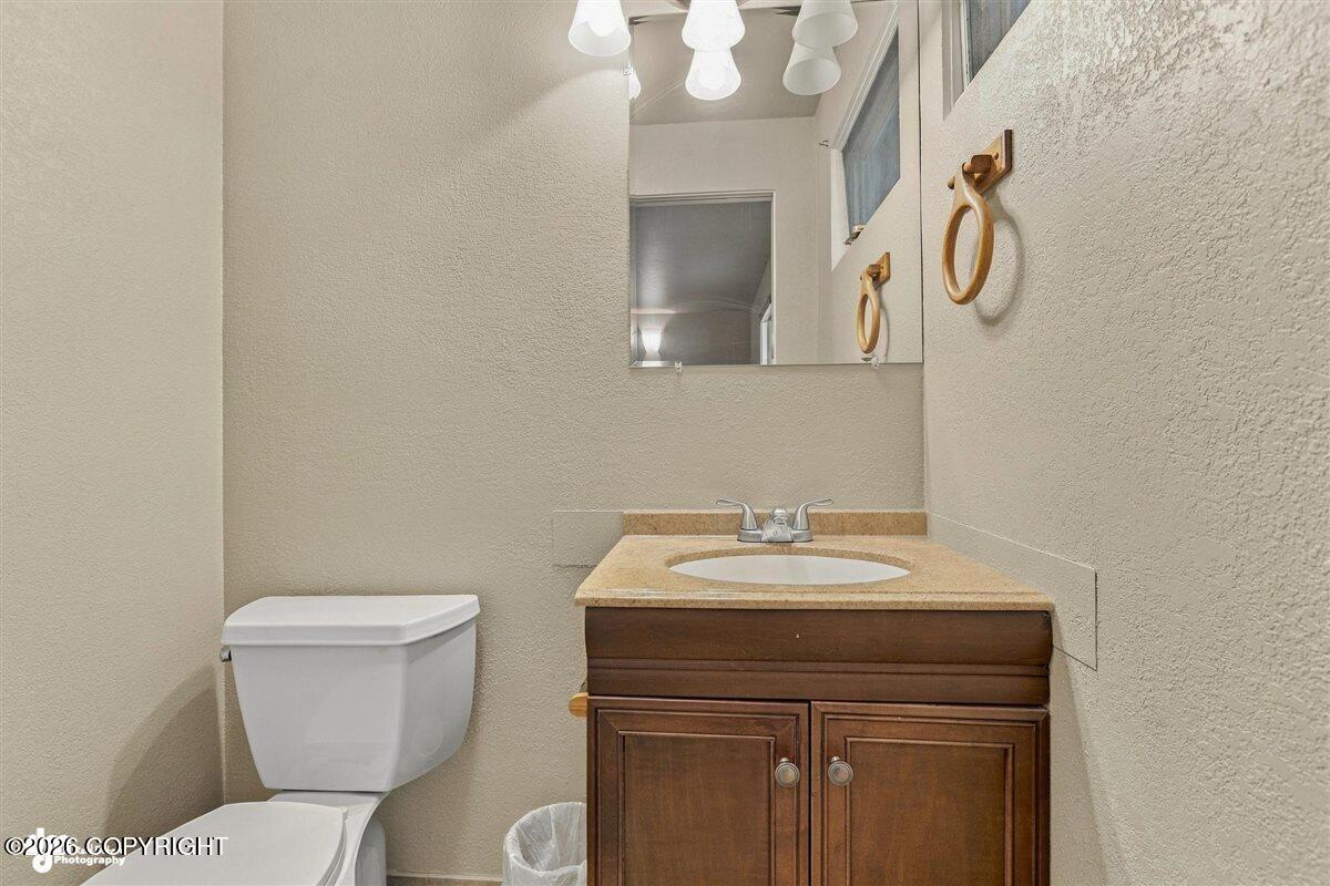 2307 W 32nd Avenue Property Photo 25