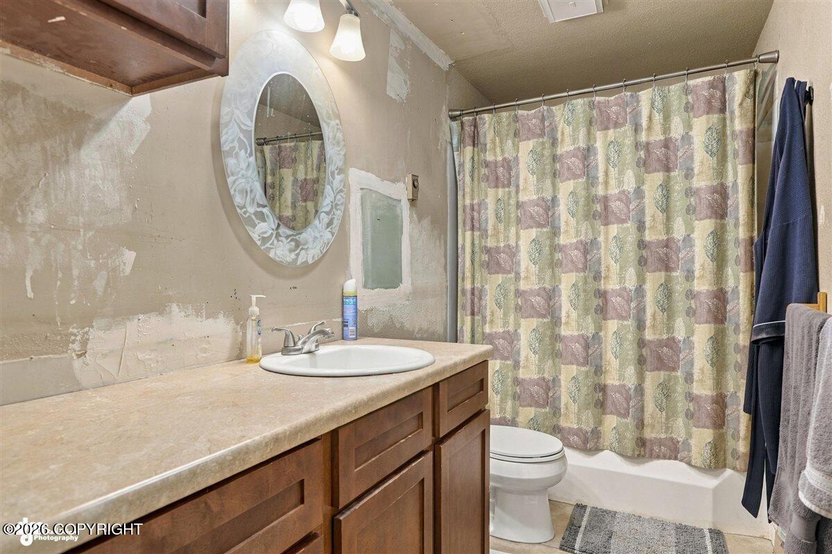 2307 W 32nd Avenue Property Photo 37