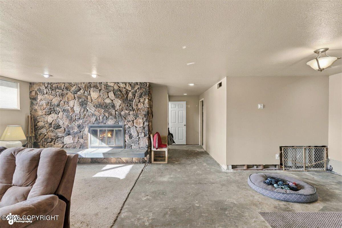 2307 W 32nd Avenue Property Photo 40