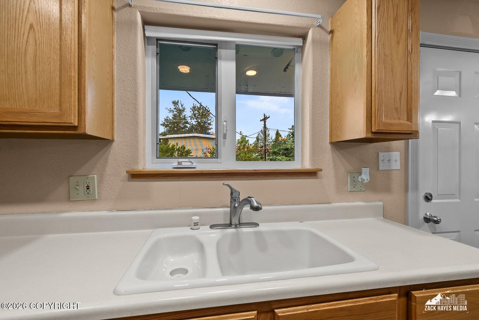 268 Grand Larry Street Property Photo 14