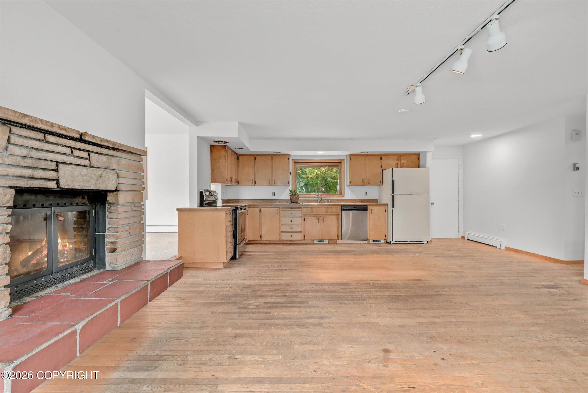 3740 Winterset Drive Property Photo 8