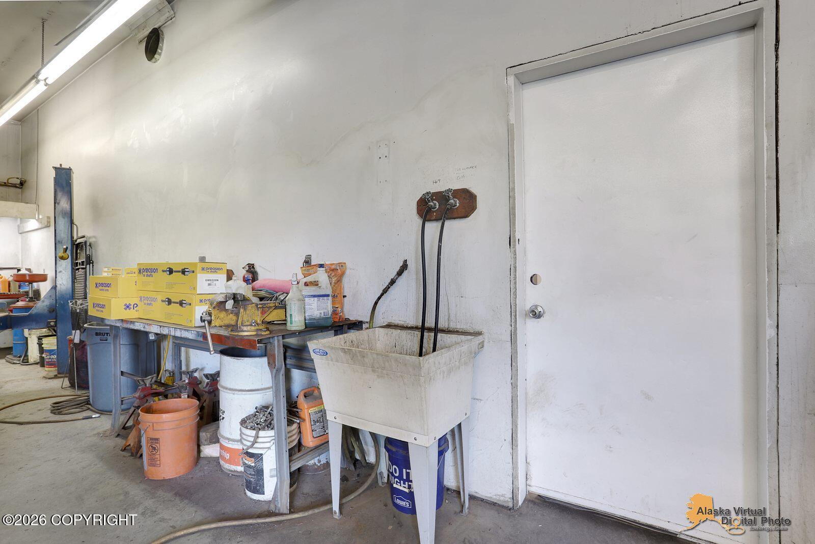 7700 E Palmer-wasilla Highway Property Photo 11