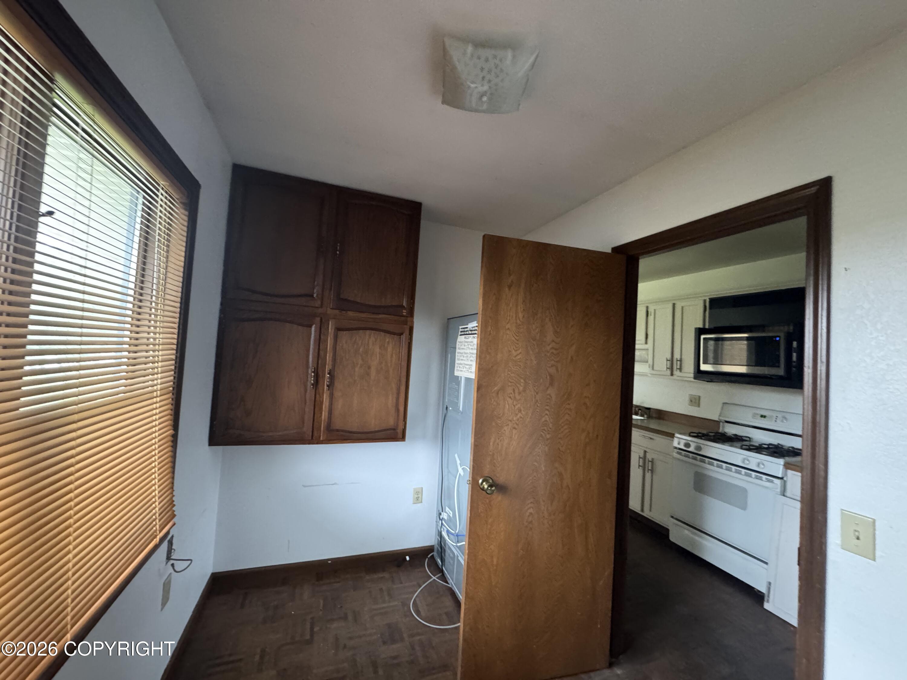 160 W Marydale Avenue Property Photo 7