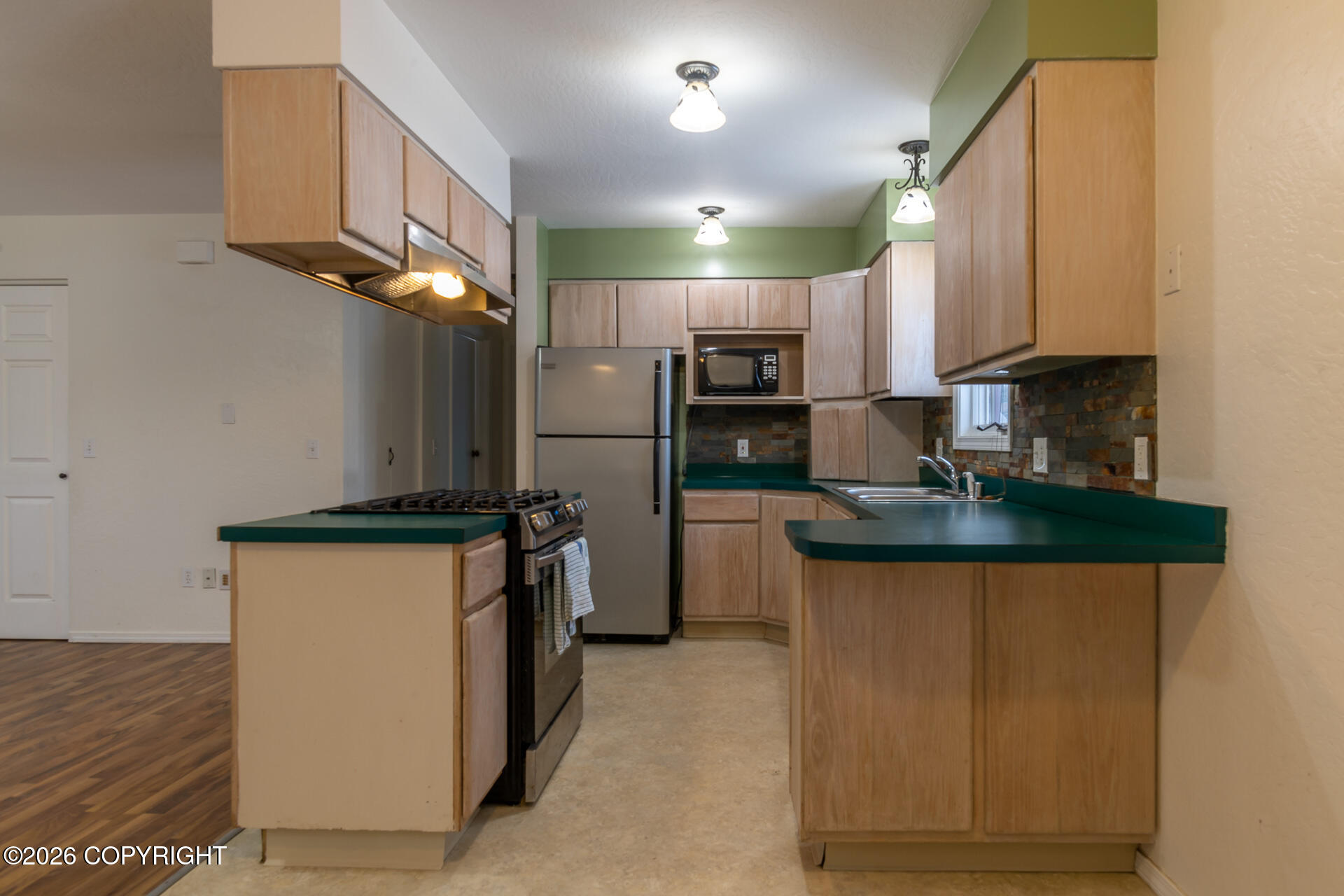 845 W Josh Drive Property Photo 3