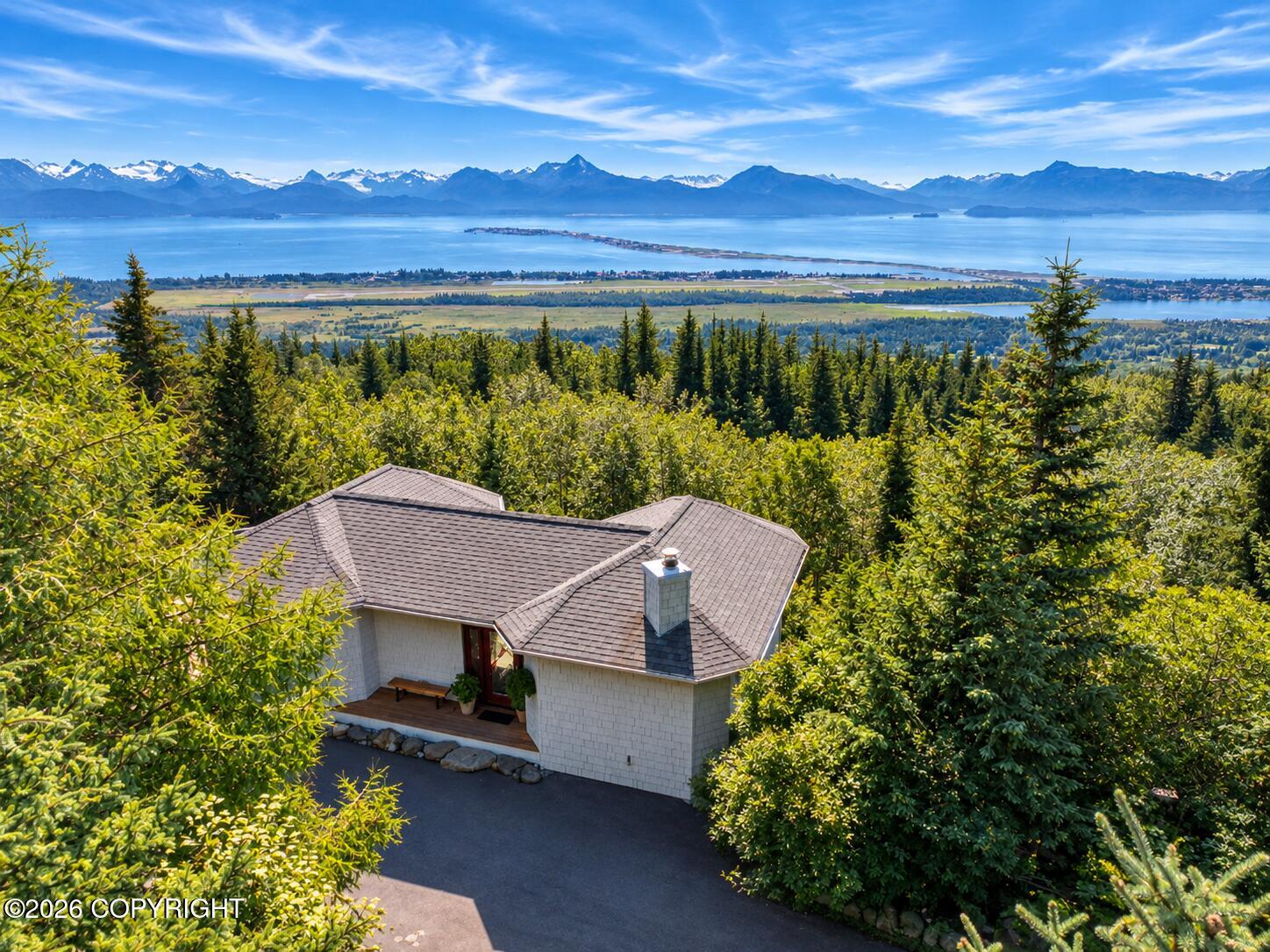 1551 Skyline Drive Property Photo 4