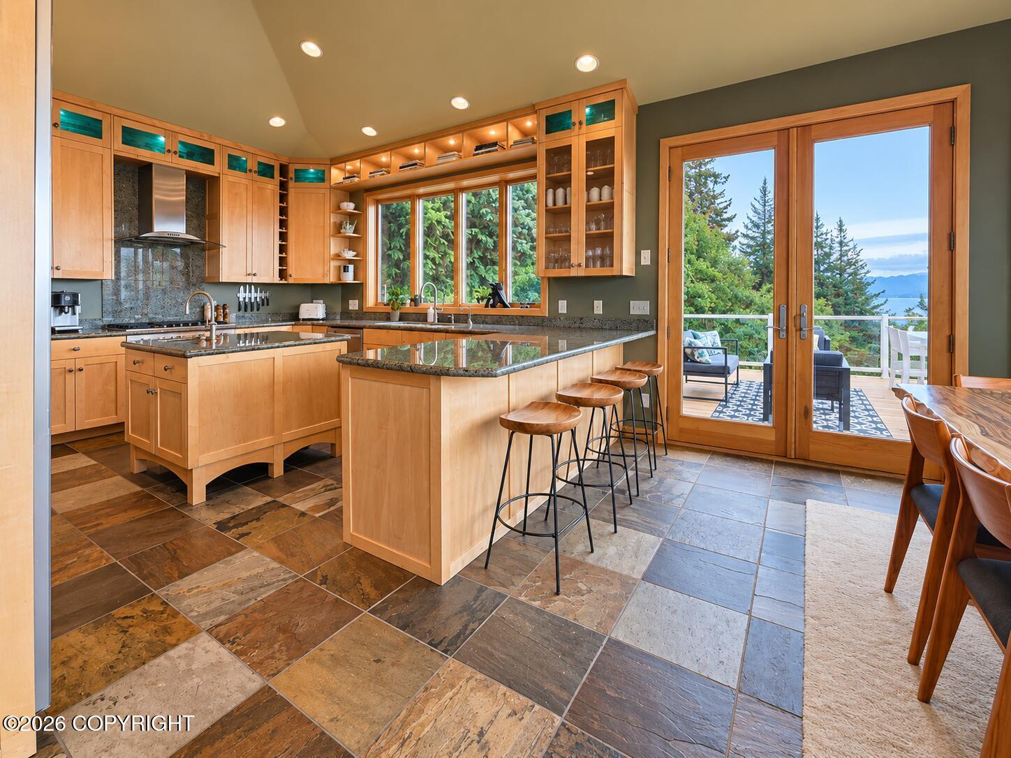 1551 Skyline Drive Property Photo 6