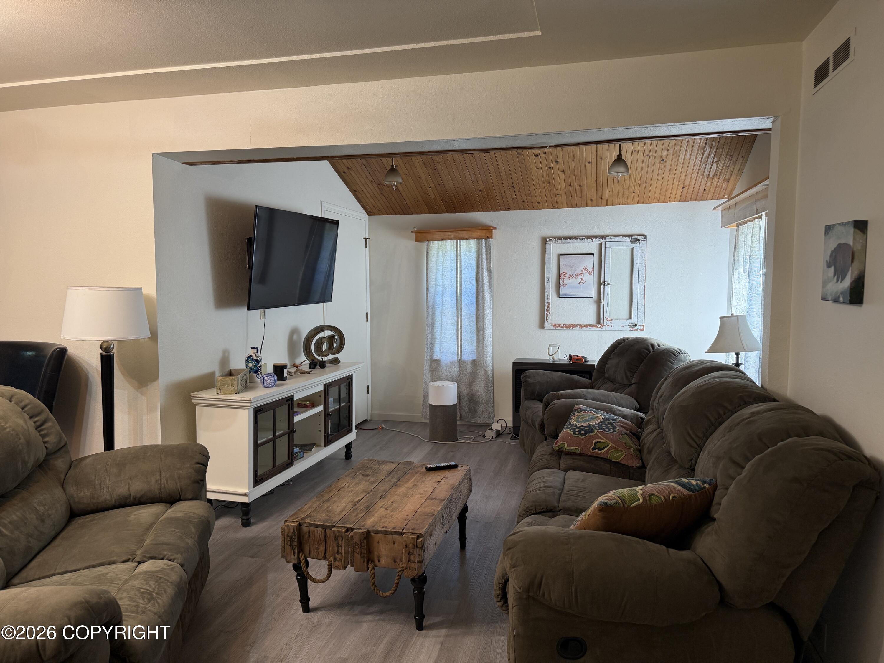 3910 Bluebell Way Property Photo 9