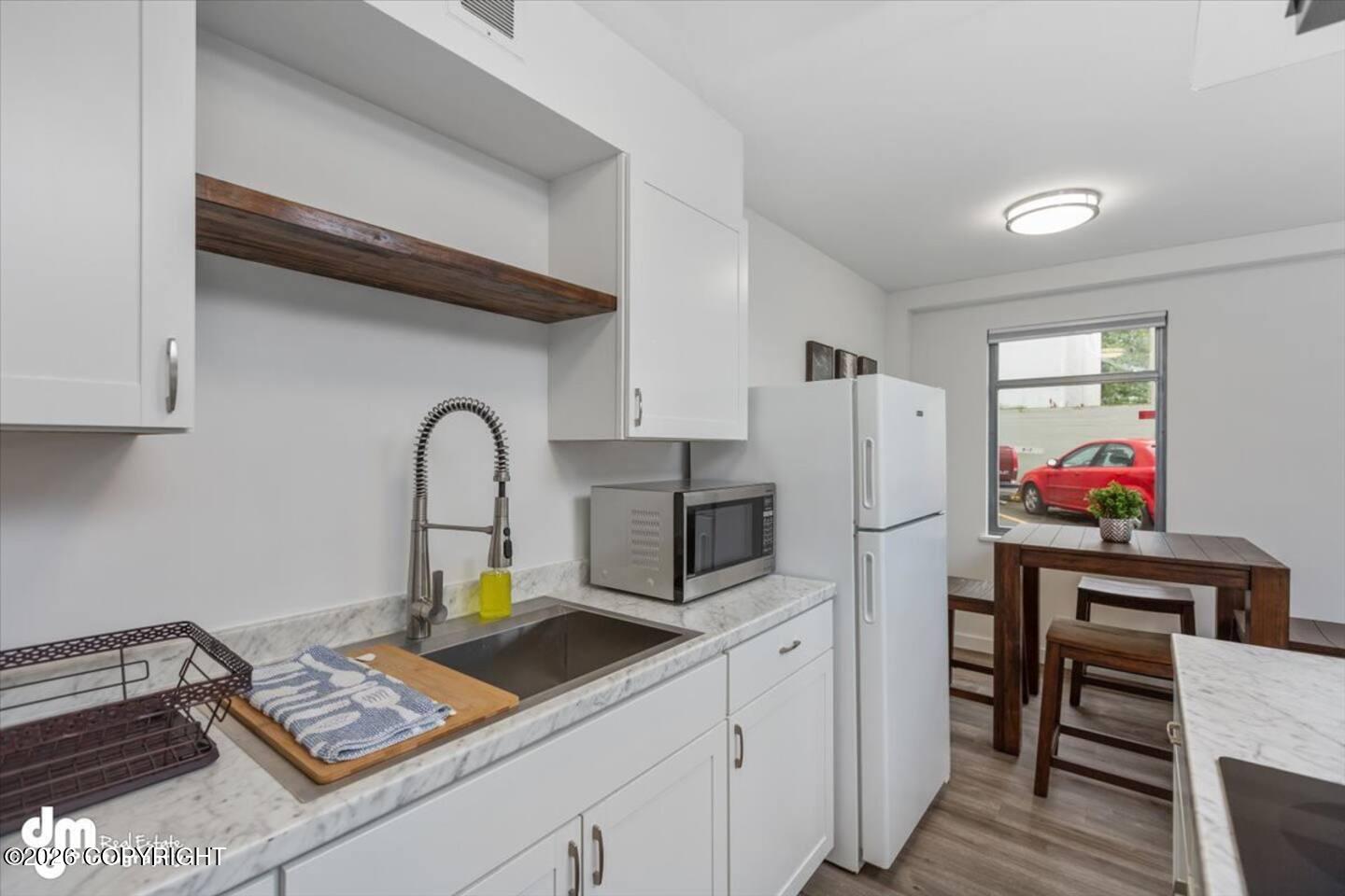 525 W 3rd Avenue #3 Property Photo 7