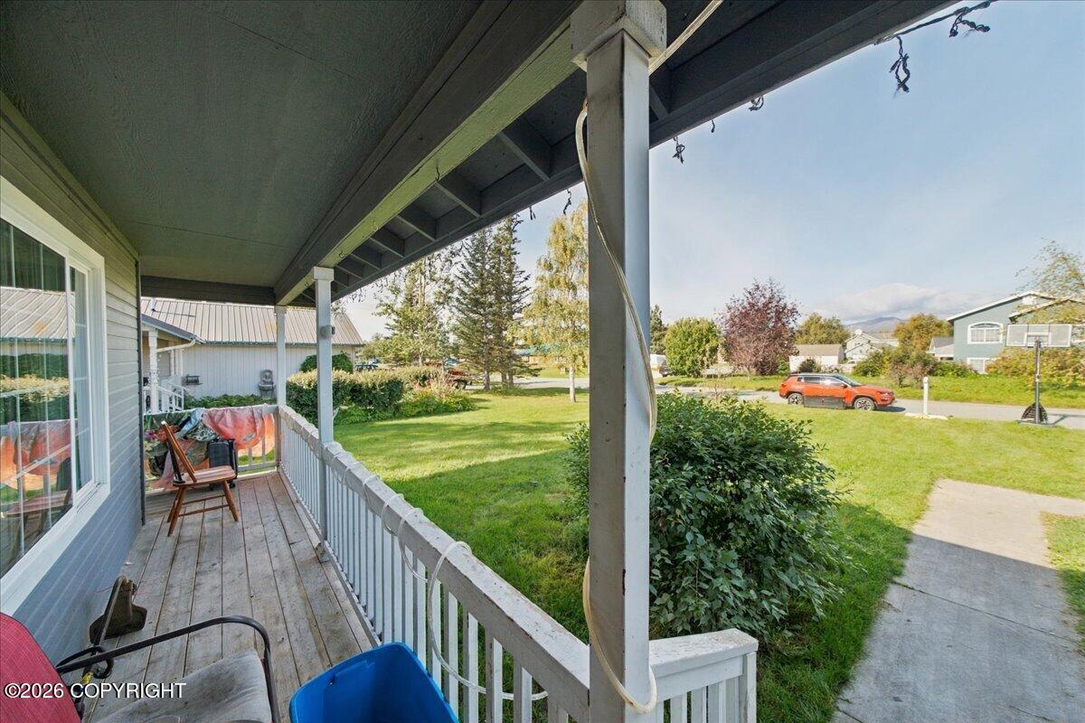 540 W Montana Drive Property Photo 4