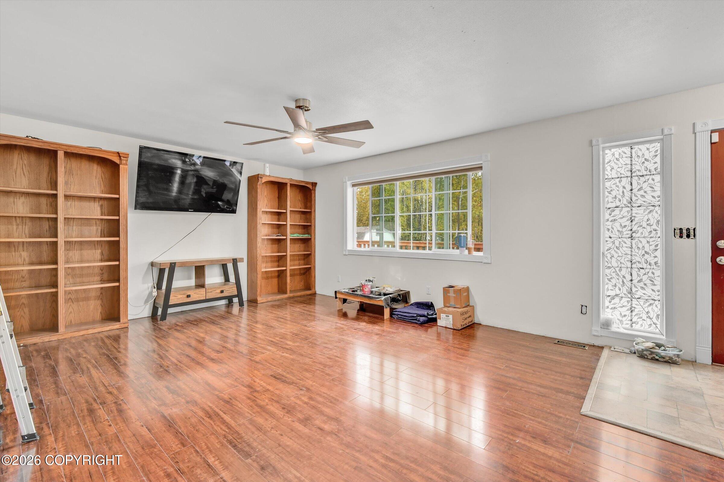 900 N Win Circle Property Photo 5