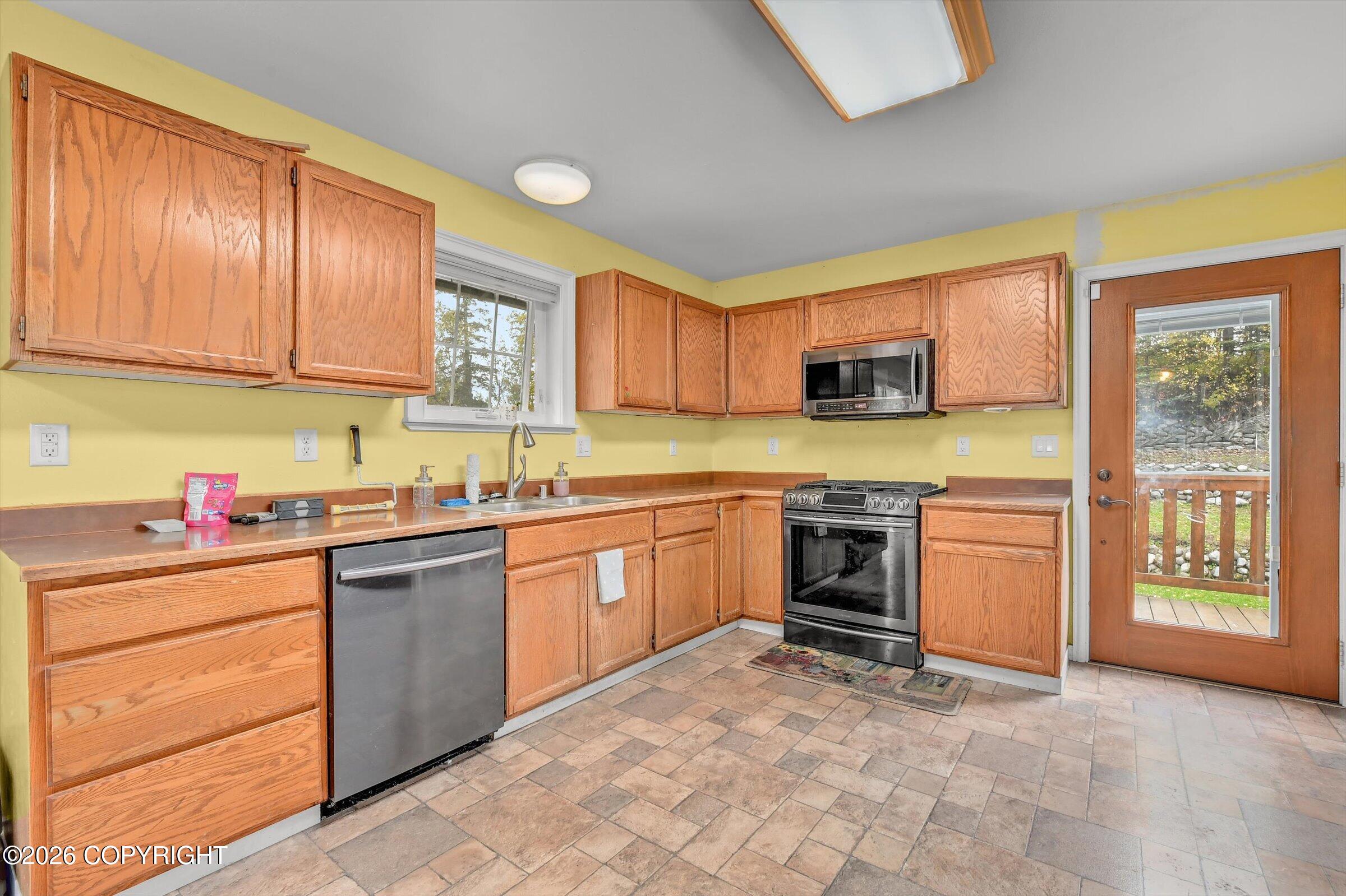 900 N Win Circle Property Photo 6