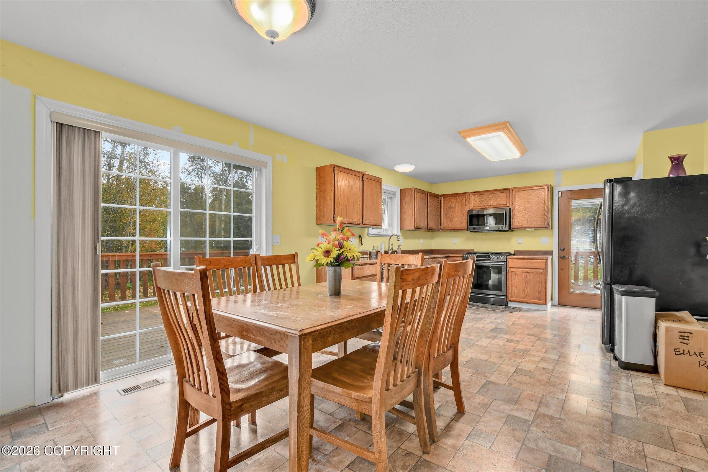 900 N Win Circle Property Photo 9