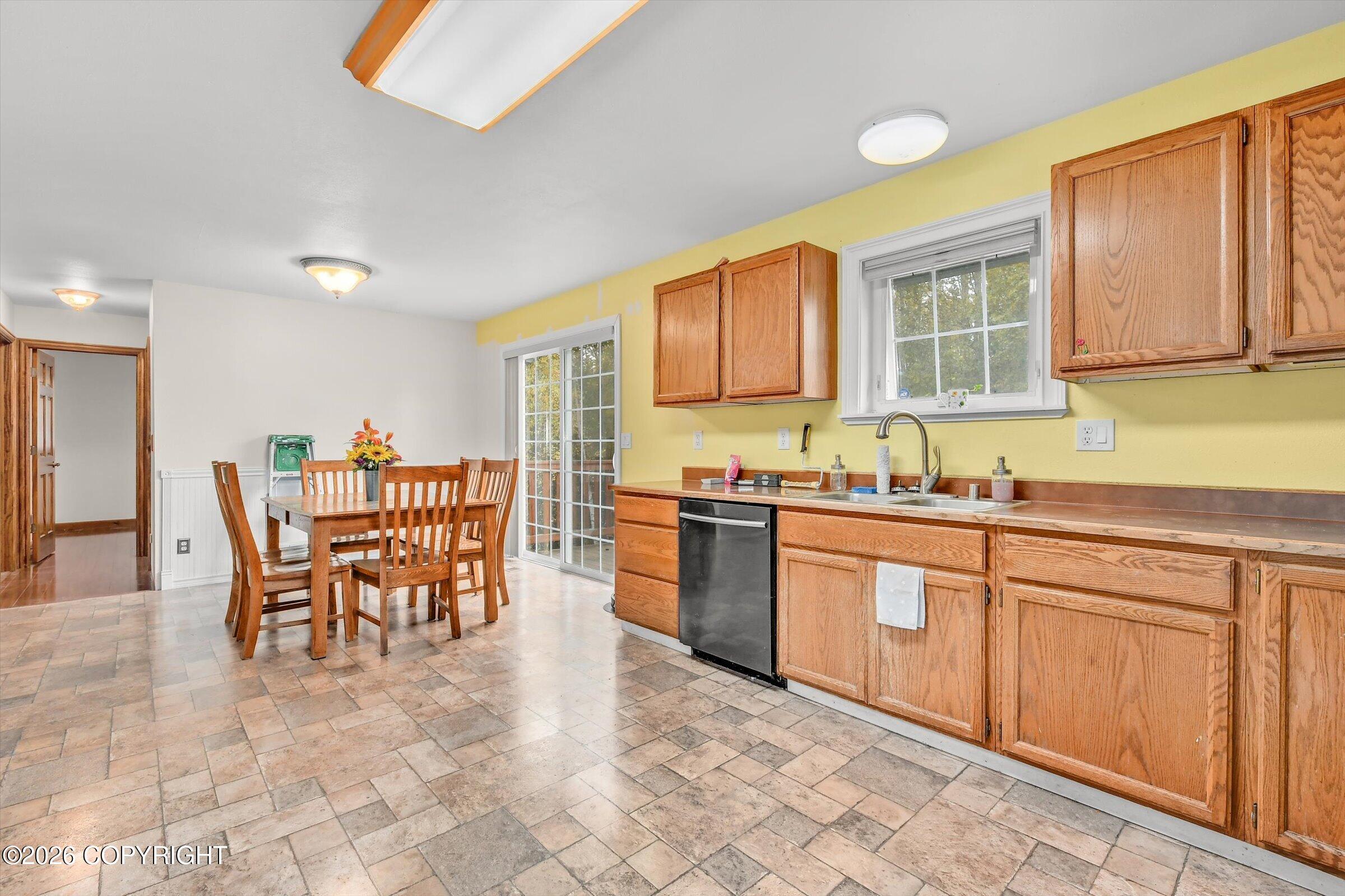 900 N Win Circle Property Photo 24