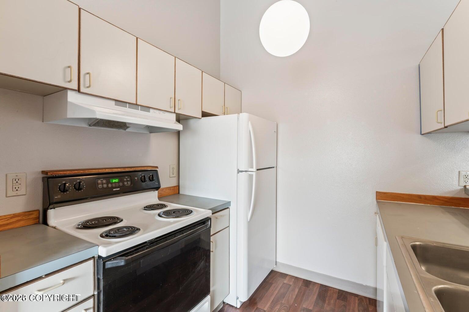 9710 Morningside Loop #304 Property Photo 2