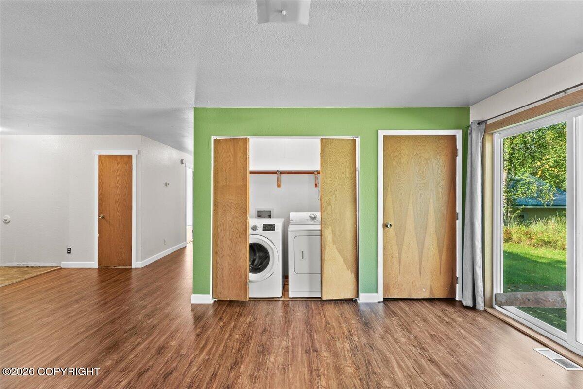 9519 W Hollywood Road Property Photo 11