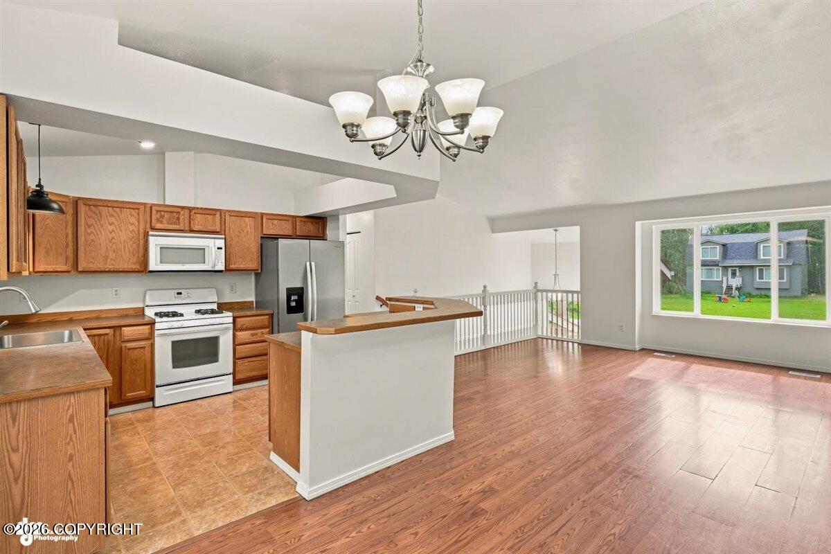 6921 W Gruening Place Property Photo 5