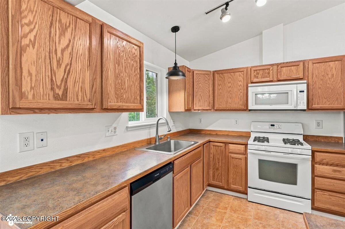 6921 W Gruening Place Property Photo 7