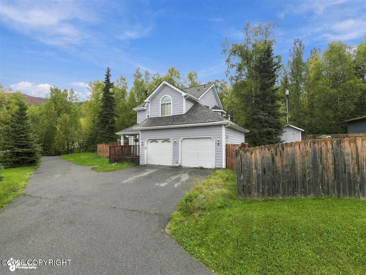10127 Crest View Lane Property Photo 2
