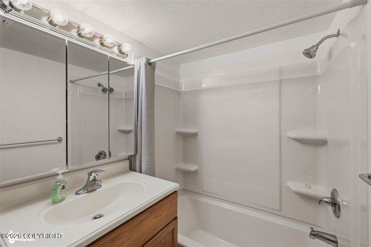 1551 W Lake Lucille Drive Property Photo 18