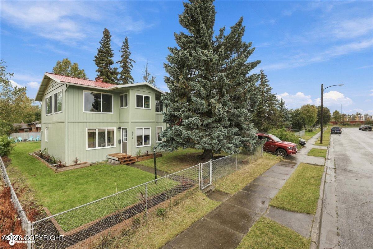 258 Hoyt Street Property Photo 2
