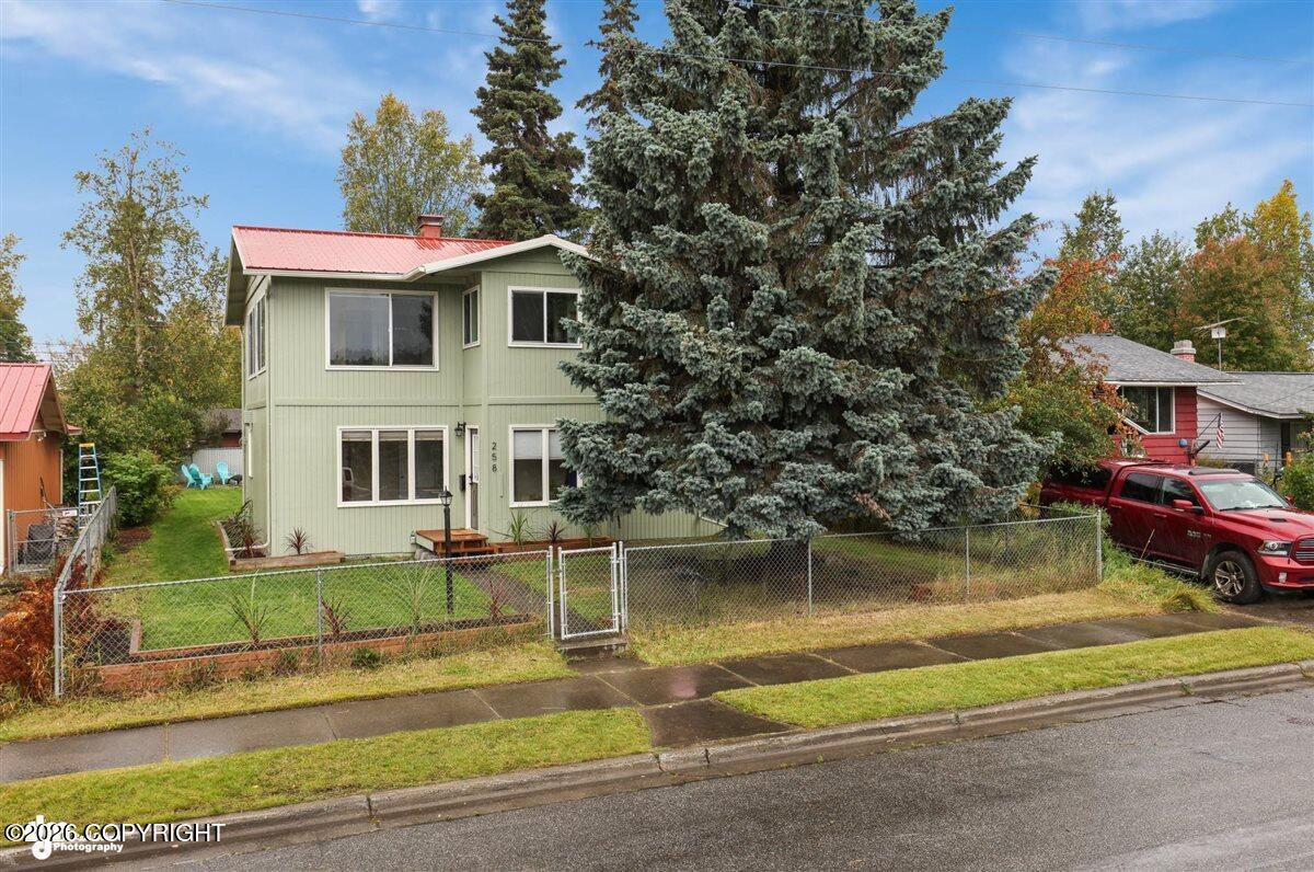 258 Hoyt Street Property Photo 3