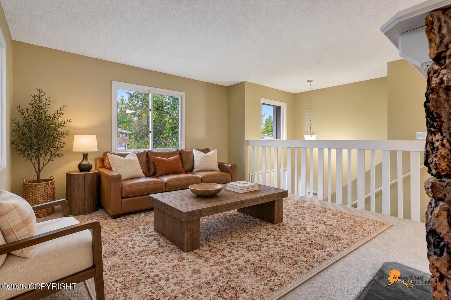 3733 Henderson Loop Property Photo 2