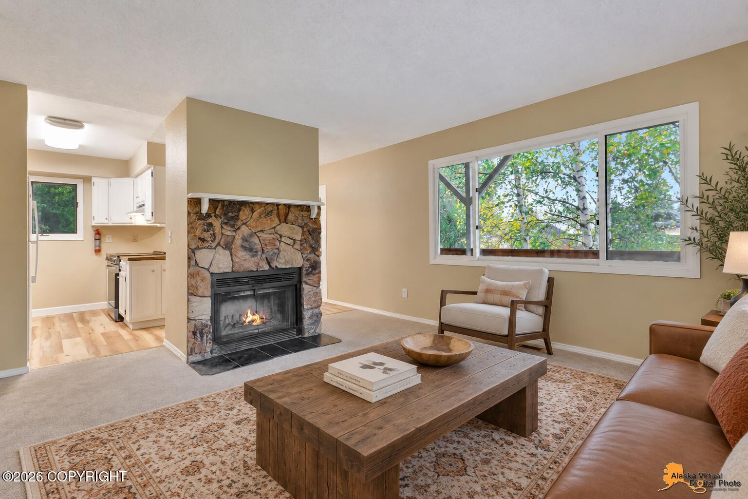 3733 Henderson Loop Property Photo 3