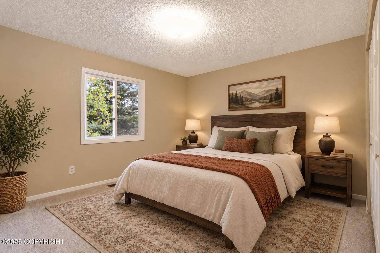 3733 Henderson Loop Property Photo 10