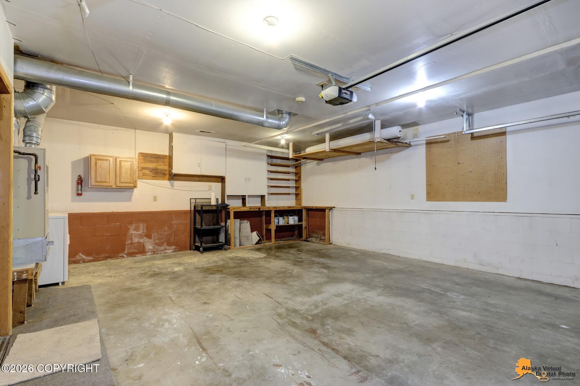 3733 Henderson Loop Property Photo 17