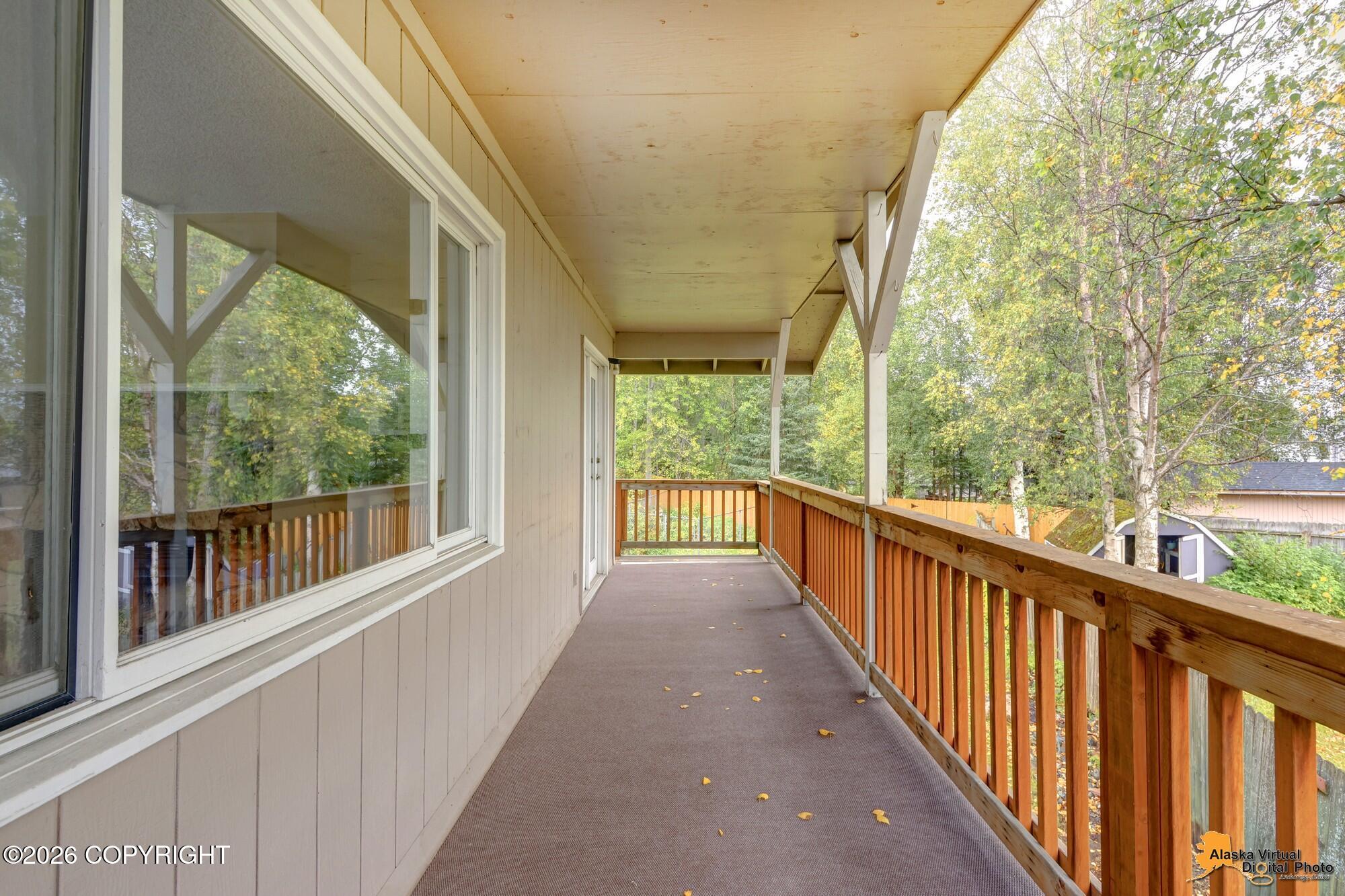 3733 Henderson Loop Property Photo 25