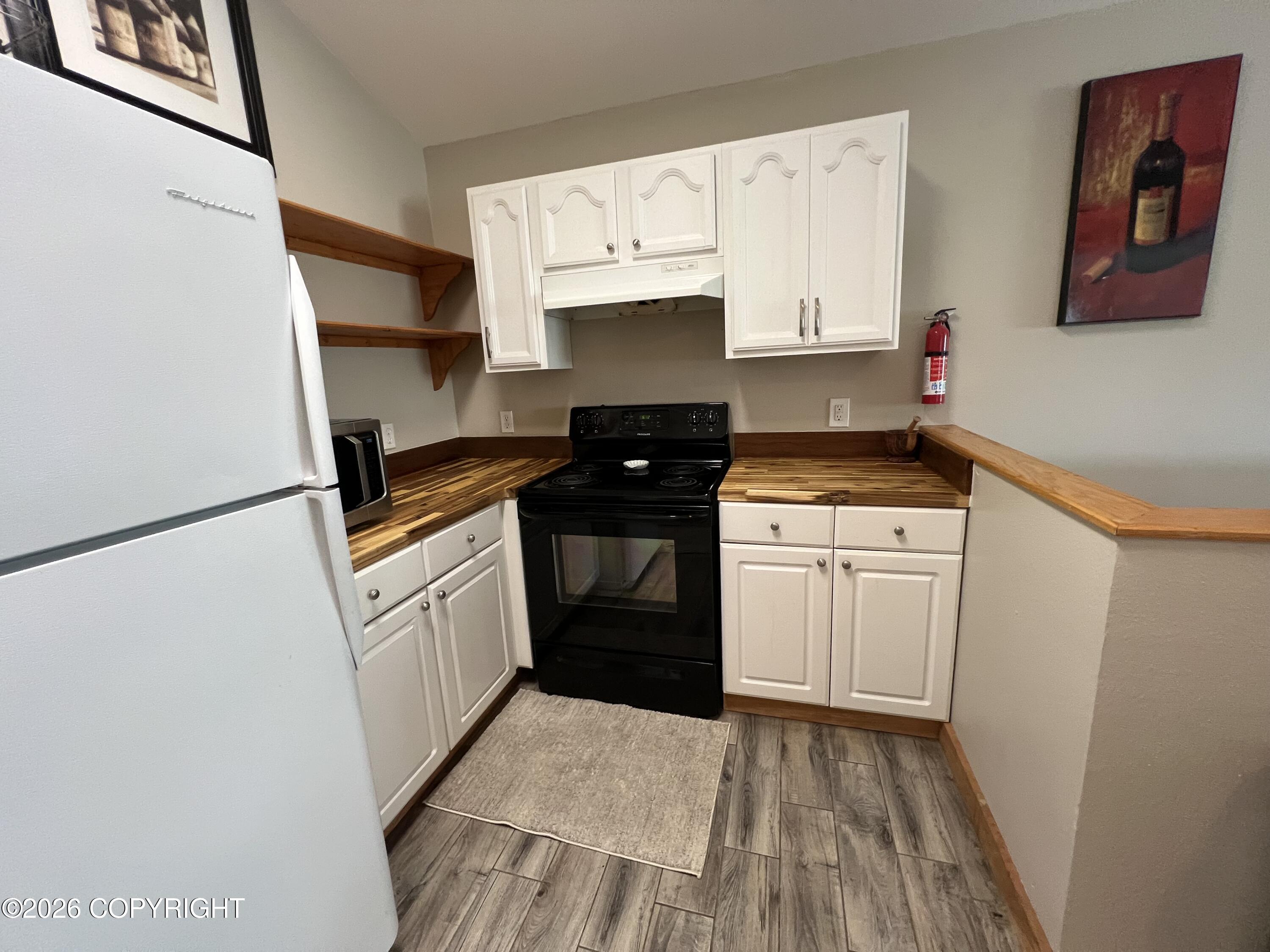 900 S Grantham Road #b Property Photo 7