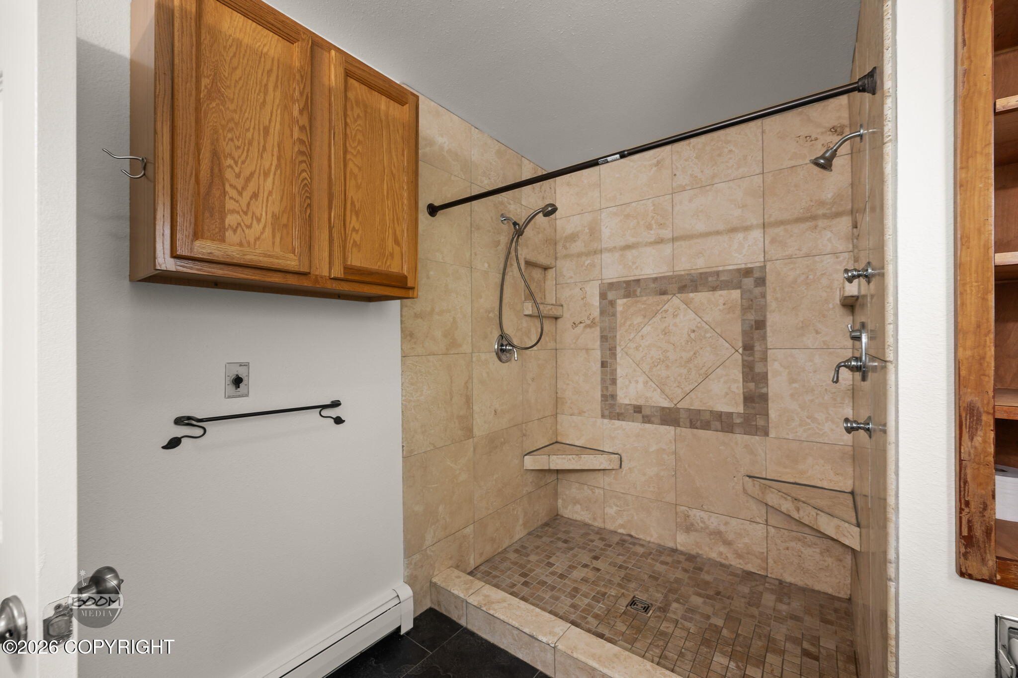 1917 E 58th Avenue Property Photo 10