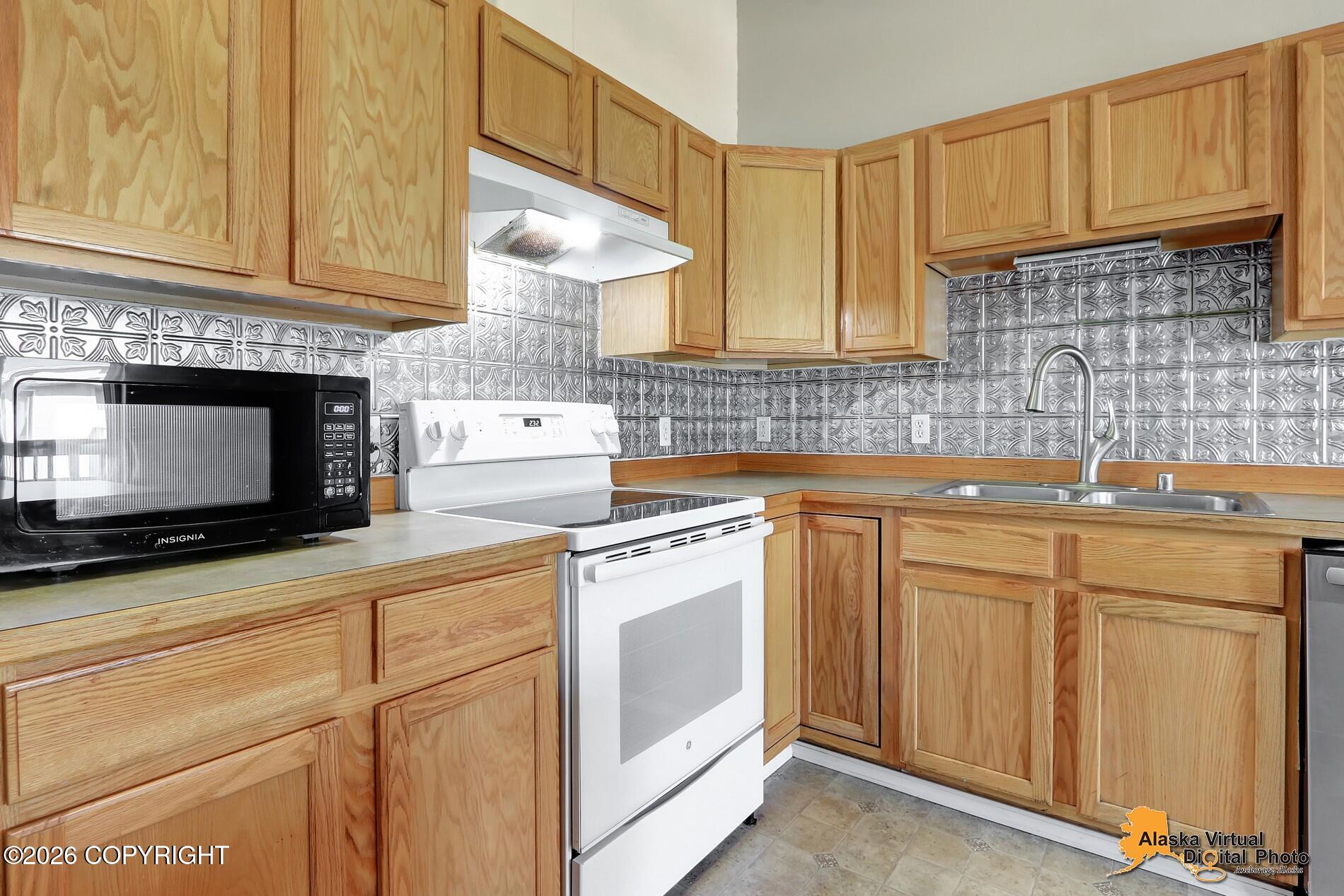 2251 Brookshire Loop #144 Property Photo 4