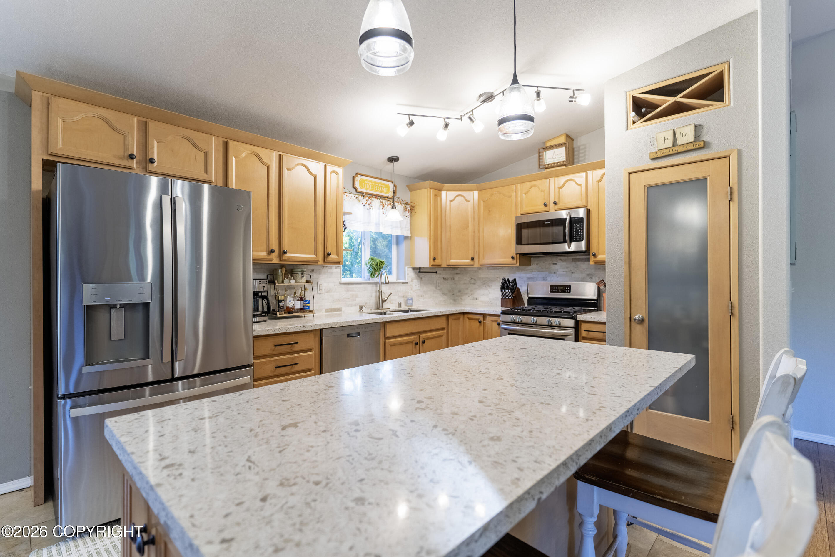 2050 S Bay View Drive Property Photo 5