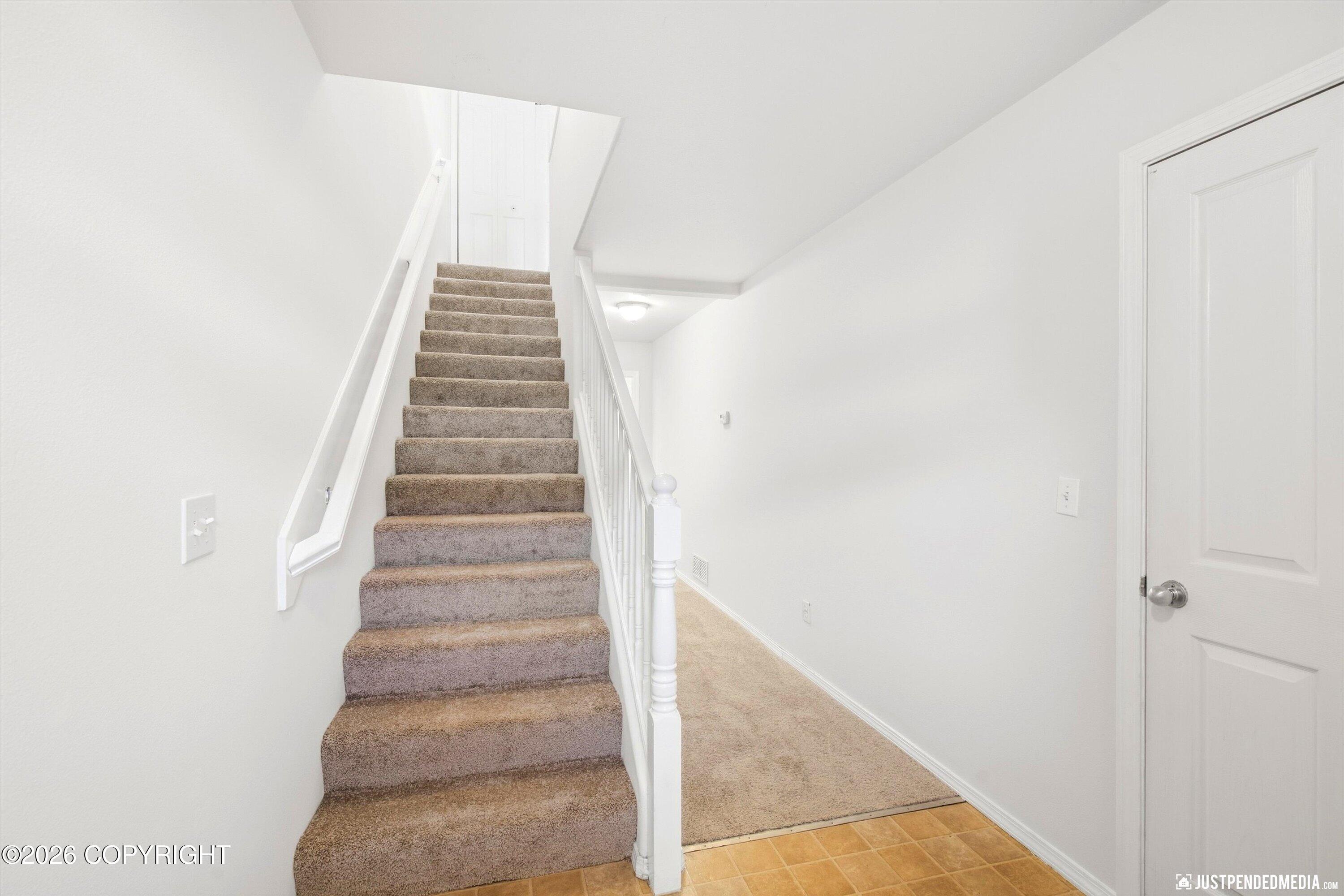 6505 Kara Sue Loop Property Photo 3