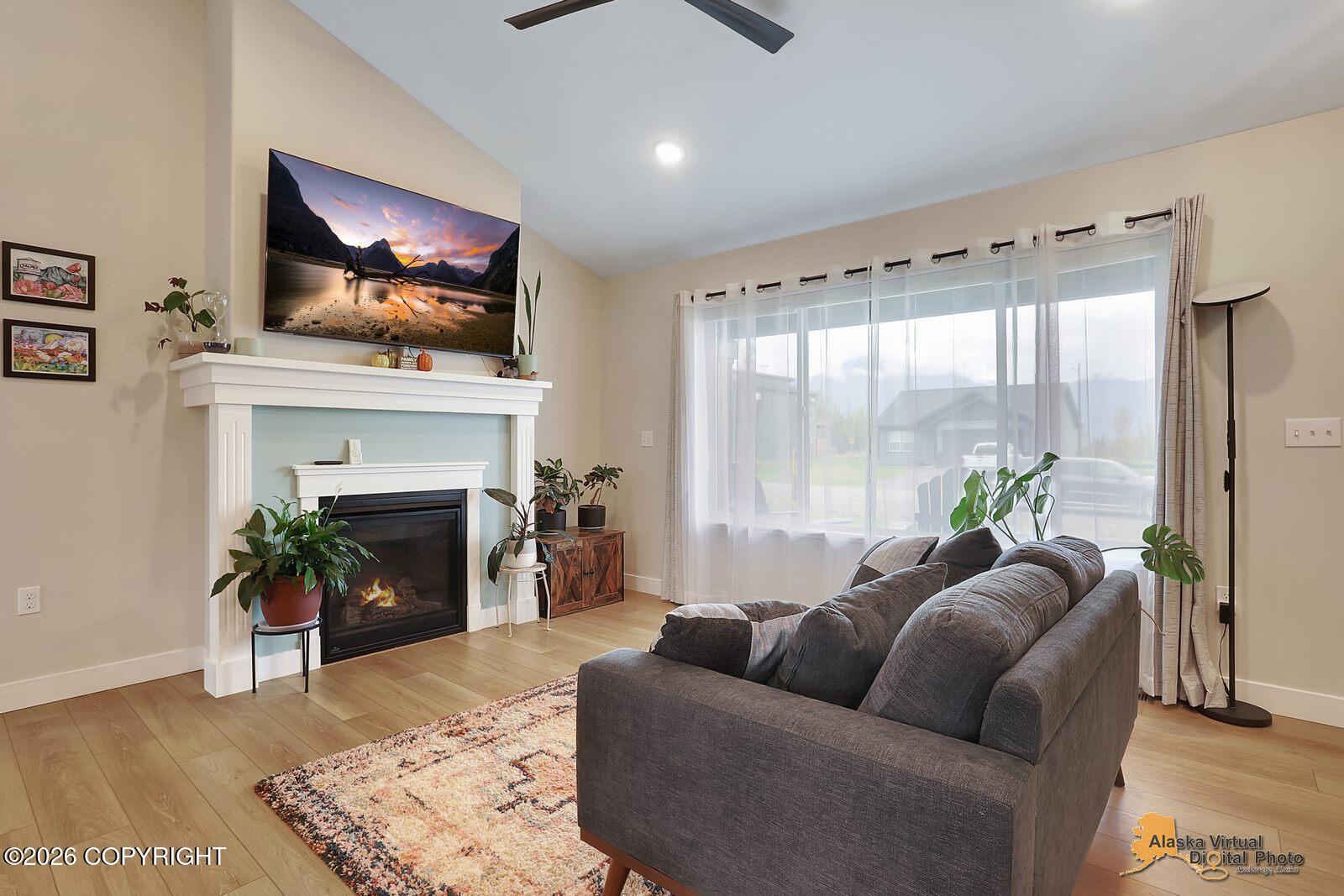 1195 E Mountain Peak Loop Property Photo 4