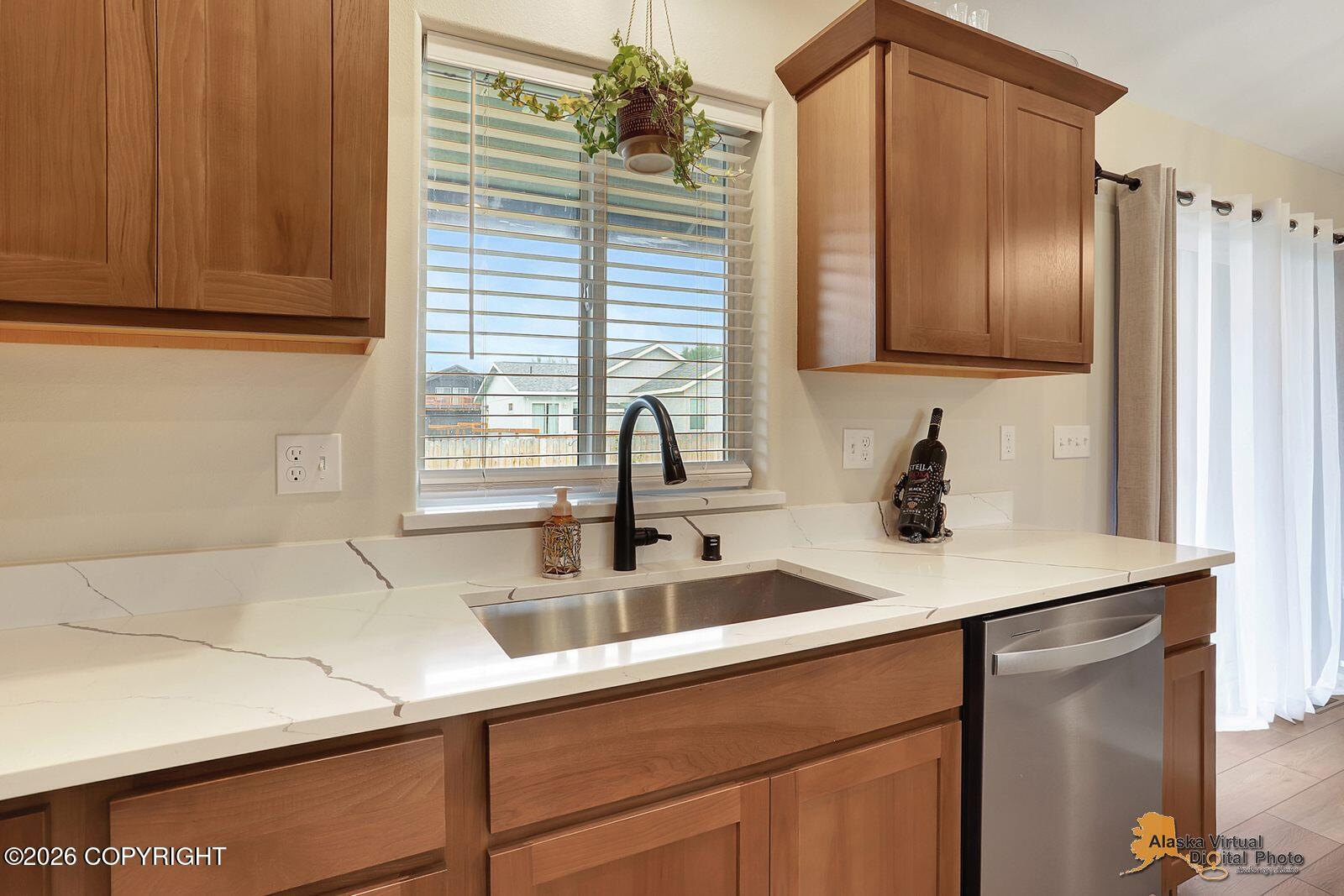 1195 E Mountain Peak Loop Property Photo 8