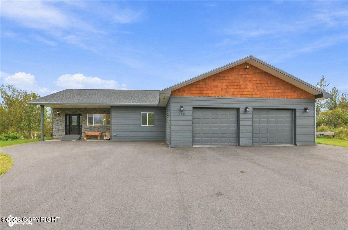 910 W Emerald Cone Circle Property Photo 1