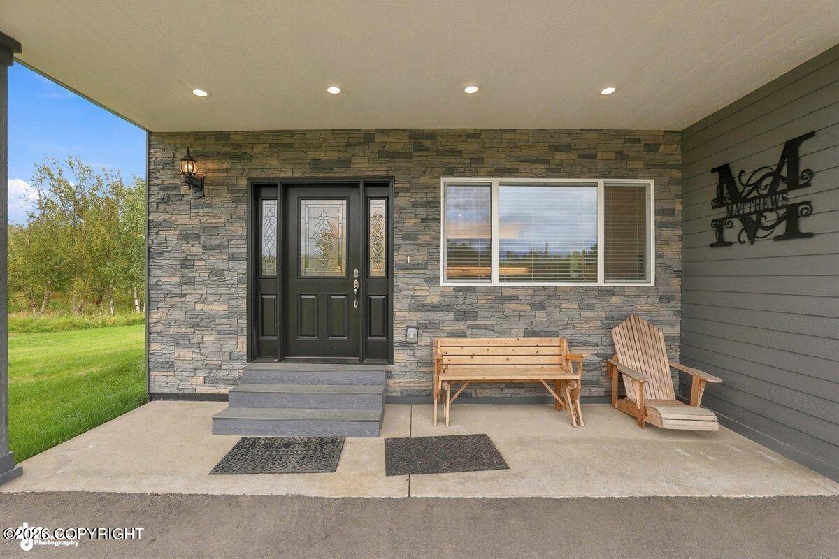 910 W Emerald Cone Circle Property Photo 3