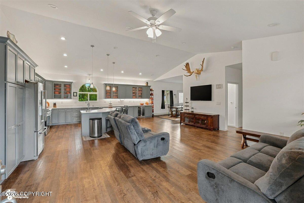 910 W Emerald Cone Circle Property Photo 4