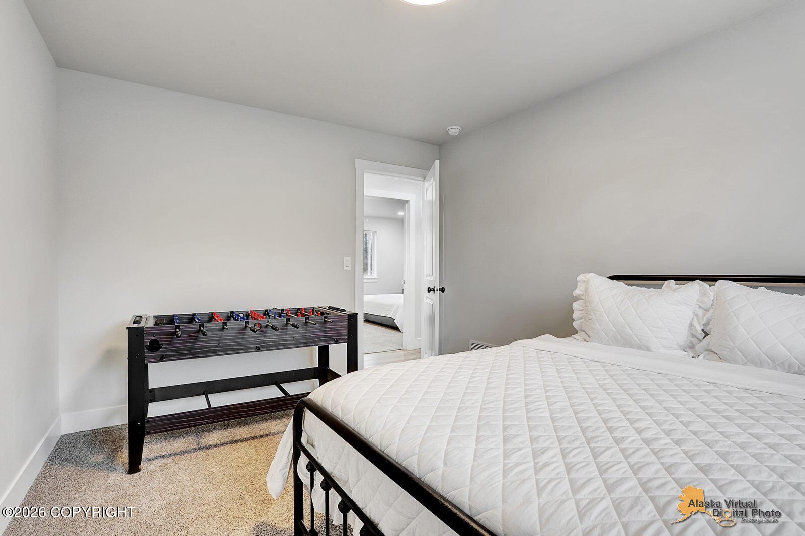 6901 W Queen Anne Avenue Property Photo 15