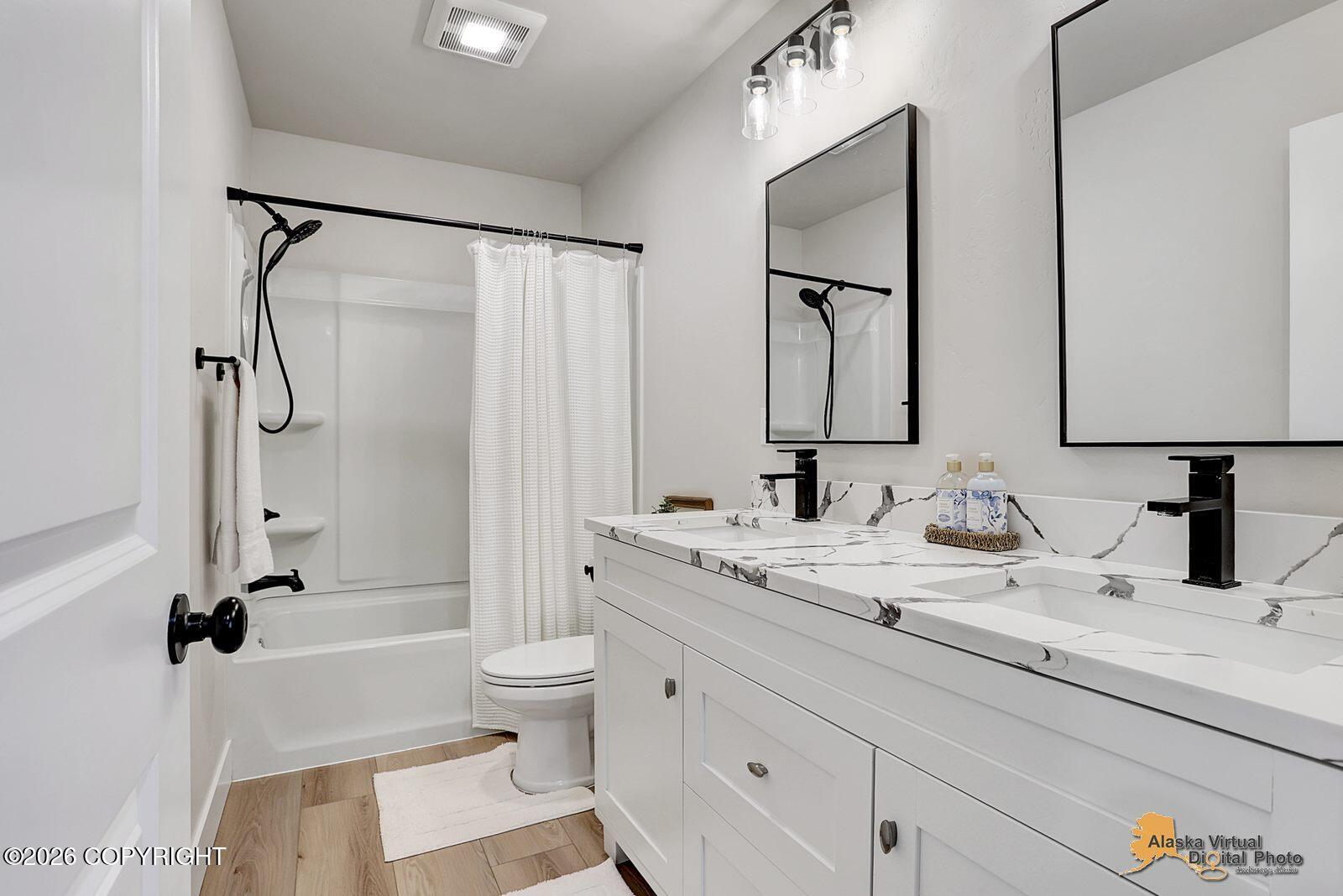 6901 W Queen Anne Avenue Property Photo 21