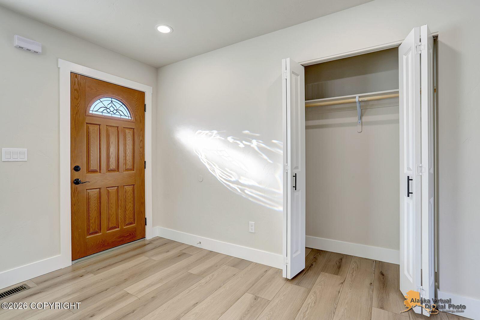 6901 W Queen Anne Avenue Property Photo 29