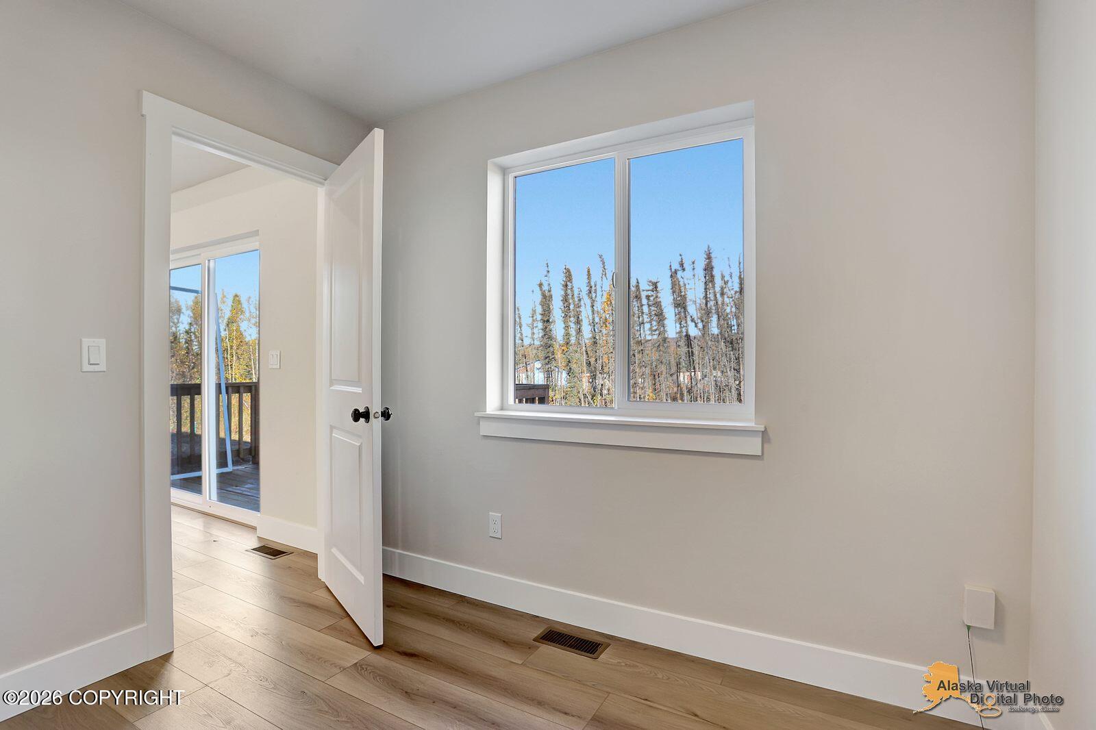 6901 W Queen Anne Avenue Property Photo 36