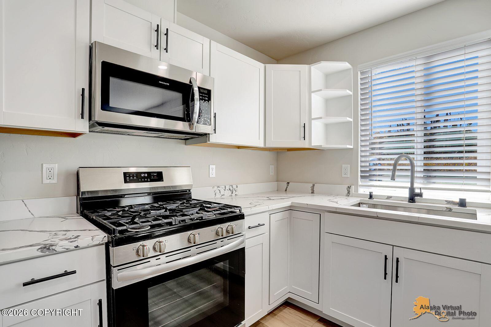 6901 W Queen Anne Avenue Property Photo 42