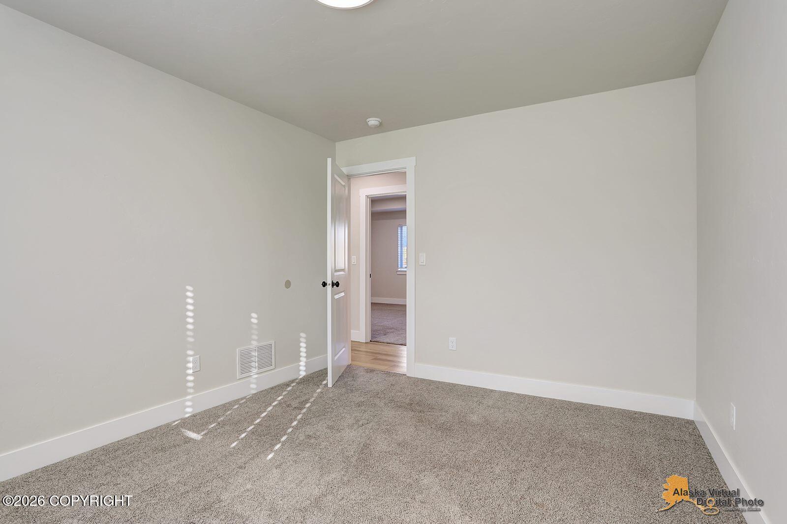 6901 W Queen Anne Avenue Property Photo 48