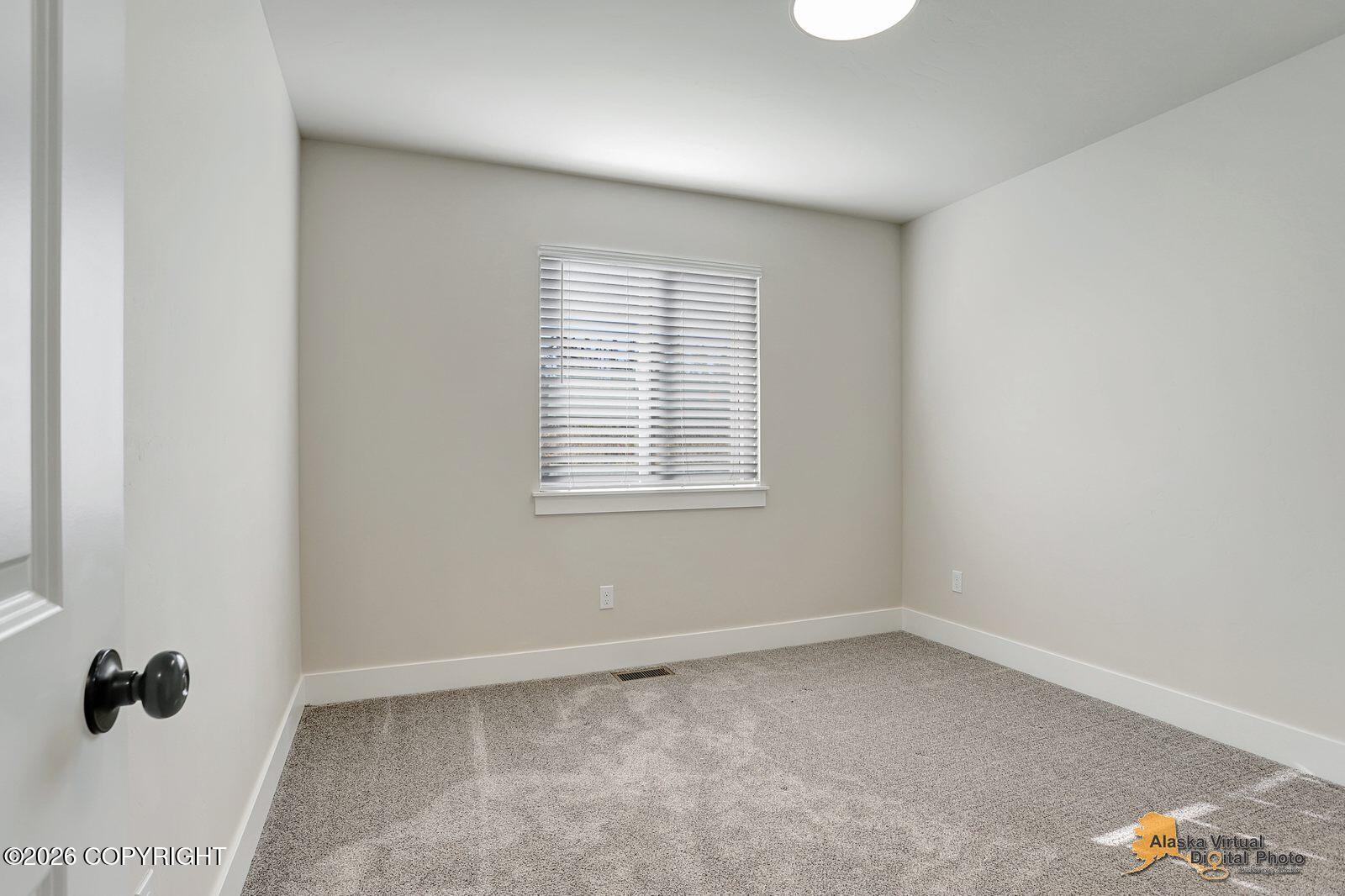 6901 W Queen Anne Avenue Property Photo 49